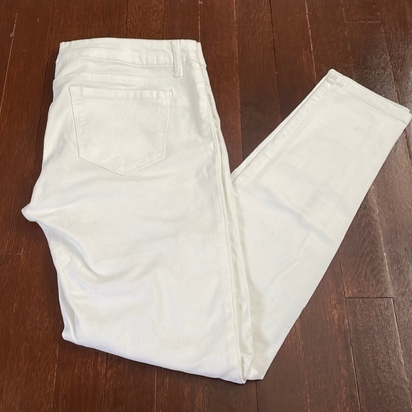 refuge Denim - Women's Refuge Skin Tight White Jegging Jeans Size 10